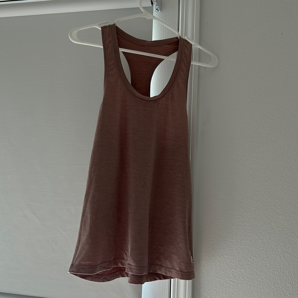 ✨ Vuori (only worn once—in excellent used condition) tank-top